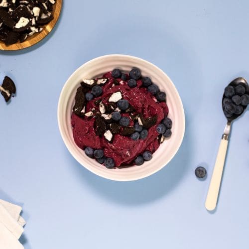 Frozen yoghurt med blåbær og Oreokjeks