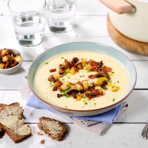 Jordskokksuppe med bacon, sopp og eple