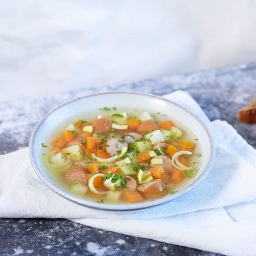 Grønnsakssuppe med pølse