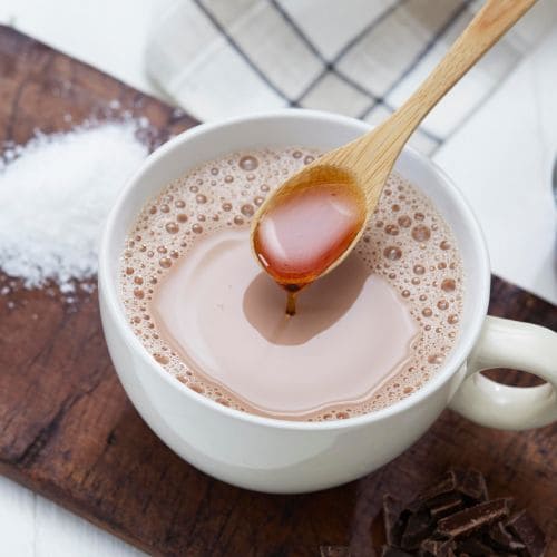 Varm kakao med karamell og salt