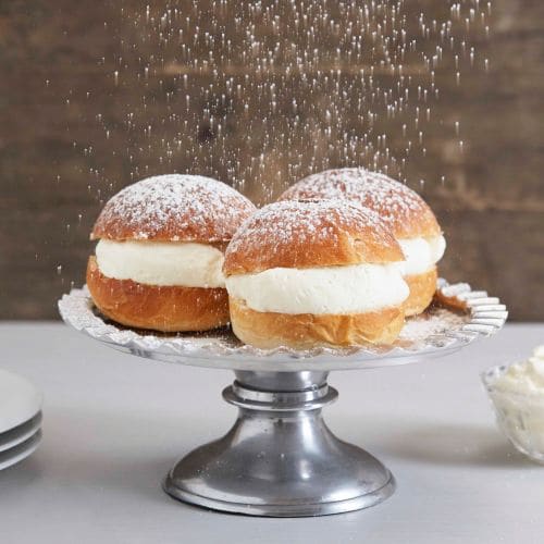 Fastelavnsboller med vaniljekrem