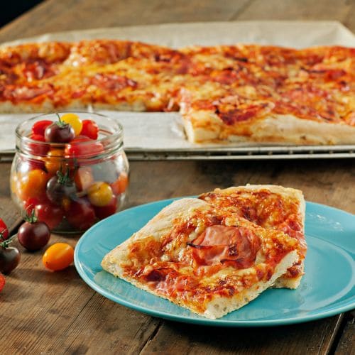 Familiepizza med ost og skinke