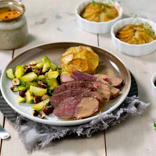 Tiurbryst med viltsaus