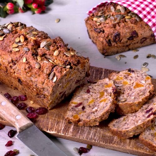 Grovt julebrød med nøtter og tørket frukt