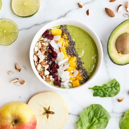 Smoothie bowl med spinat, avokado og ananas 