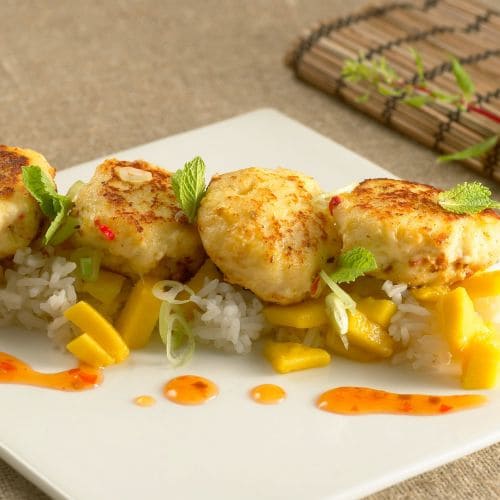 Chilifiskeboller med ris og mango