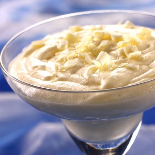 Hvit sjokolademousse med kardemomme