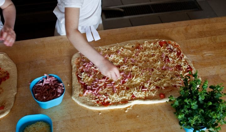 Trinn 2: Slik lager du pizzasnurrer fra Bakeriet i Lom