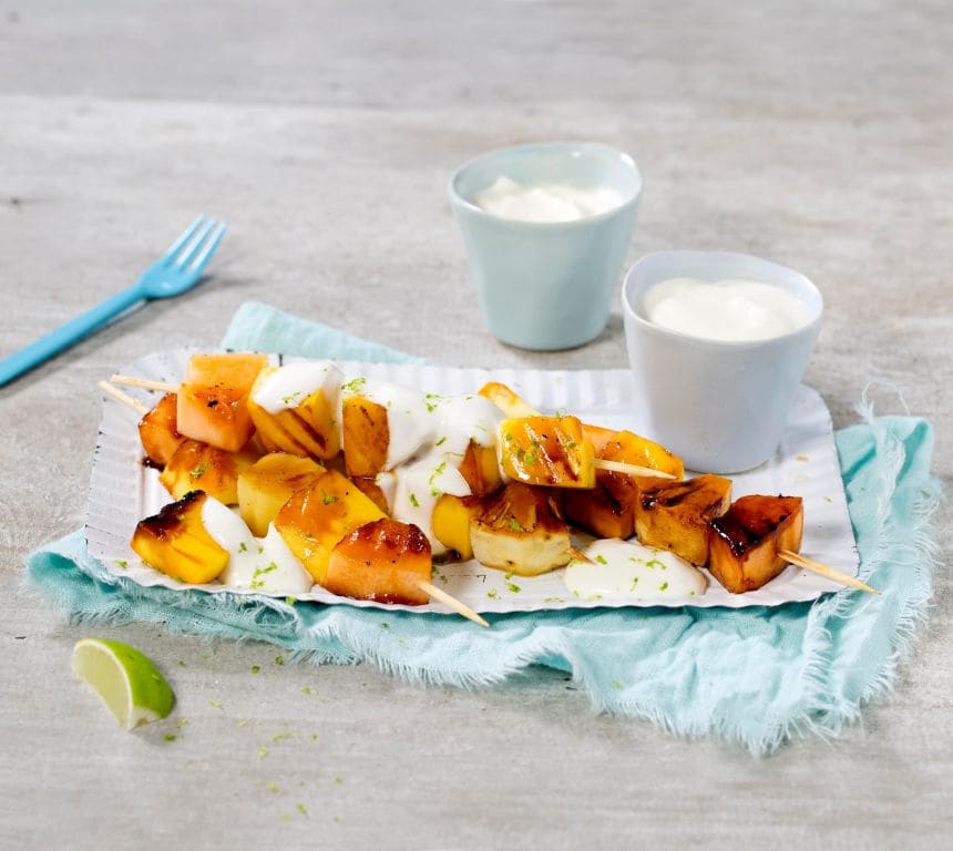 Grillet frukt med kesam