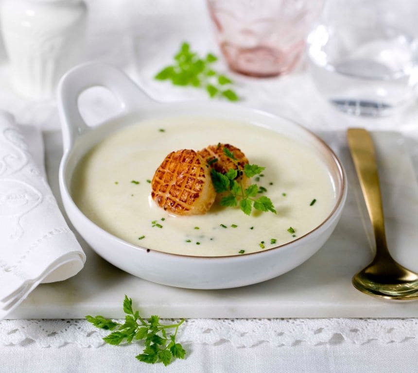 Jordskokksuppe med kamskjell