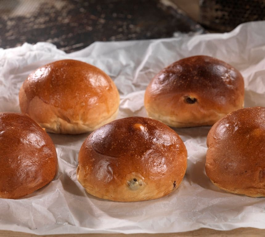 Boller med rosiner fra Bakeriet i Lom