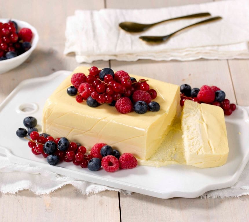 Semifreddo med hvit sjokolade
