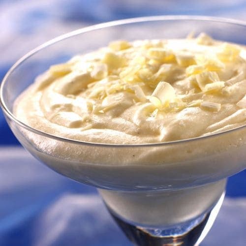 Hvit sjokolademousse med kardemomme