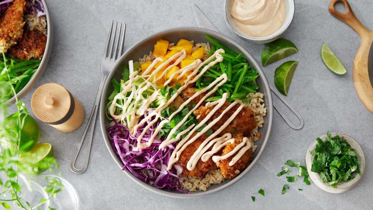 Kyllingbowl med spicy Kesam®-dressing