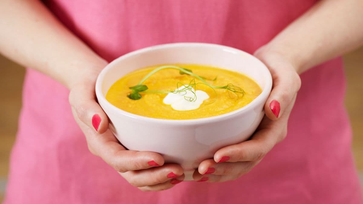 Gulrotsuppe med kanel og crème fraîche