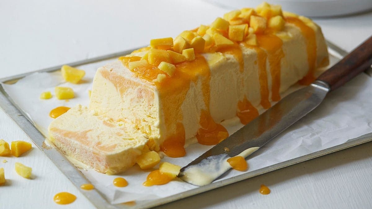 Semifreddo-is med frukt