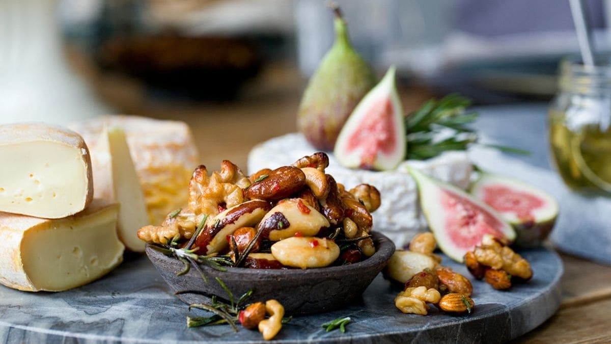 Saltglaserte nøtter med rosmarin og chili