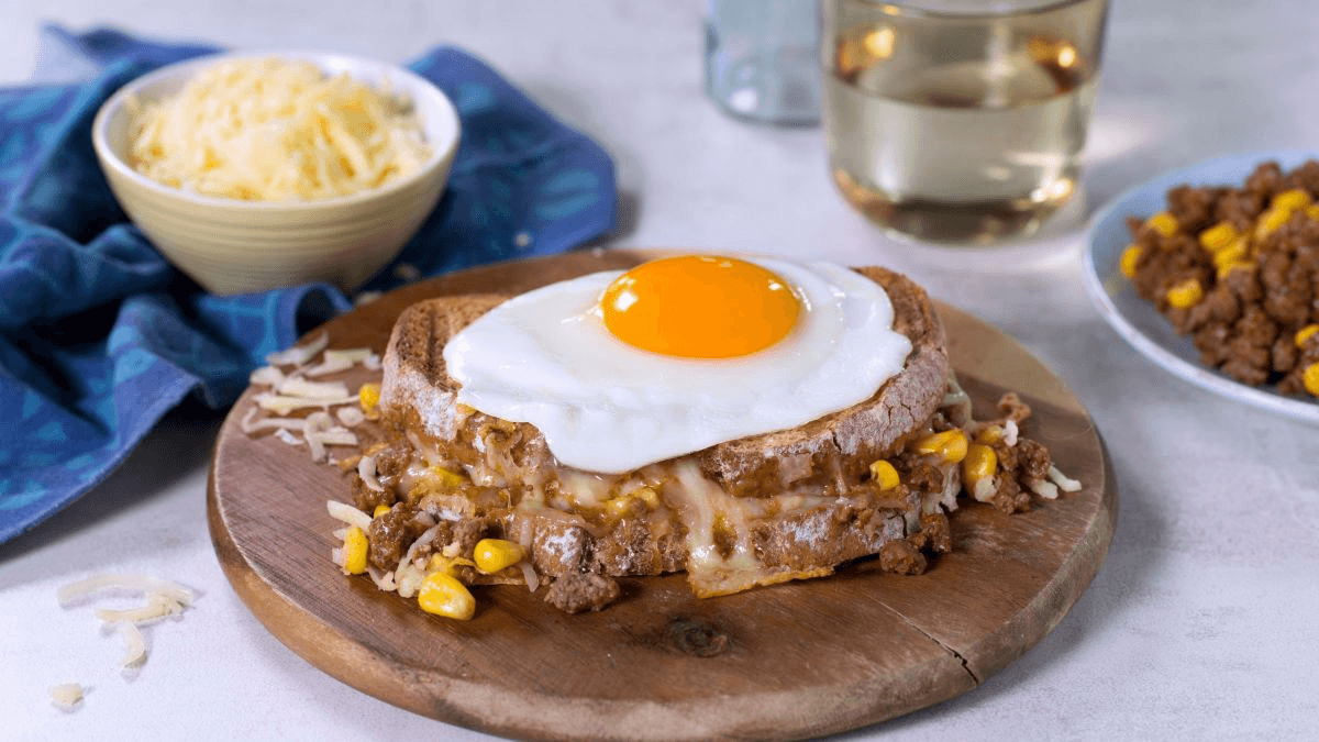 Croque madame med tacokjøtt