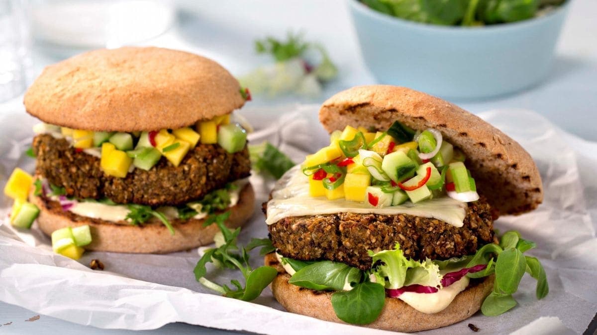 Brokkoliburger med mangosalsa