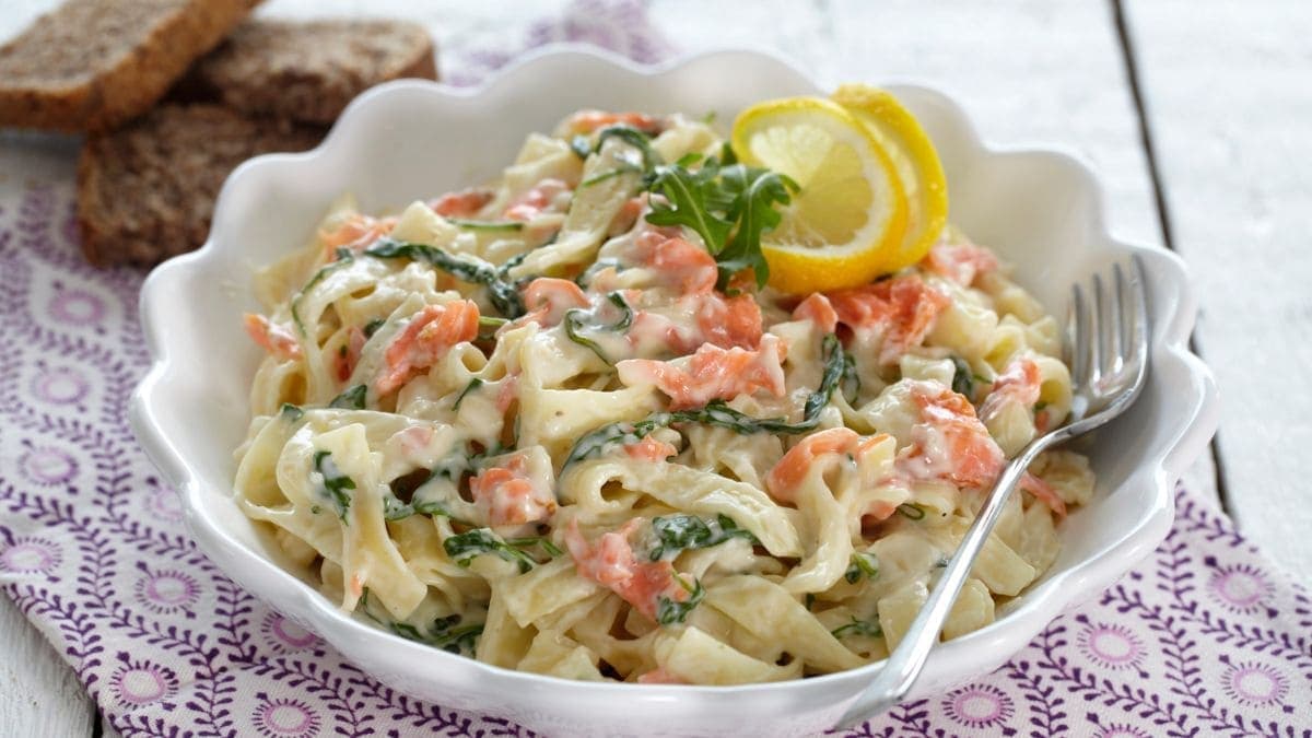 Laksepasta med spinat