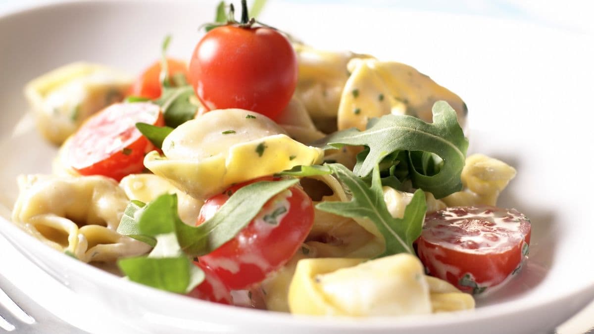 Tortellini med norzolasaus og sherry-tomater