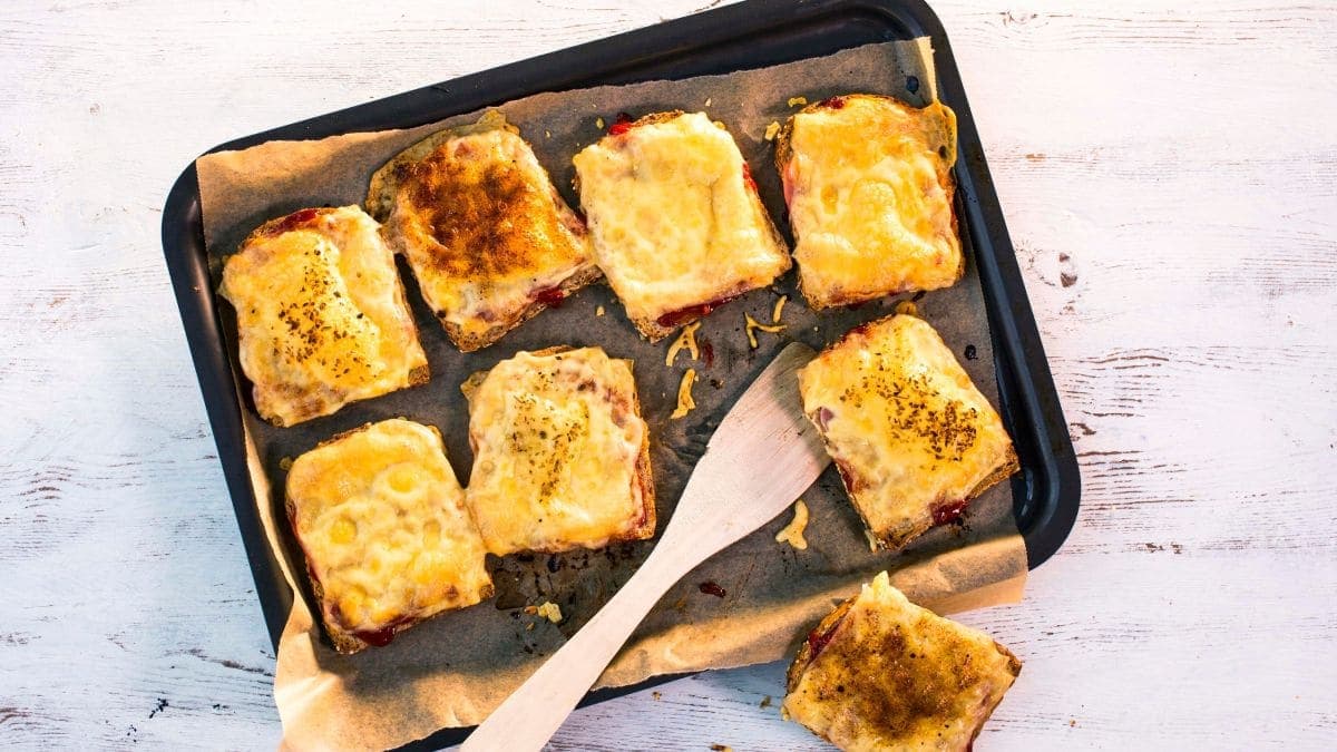 Ostesmørbrød i langpanne