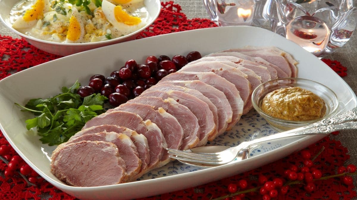 Juleskinke med eggesalat