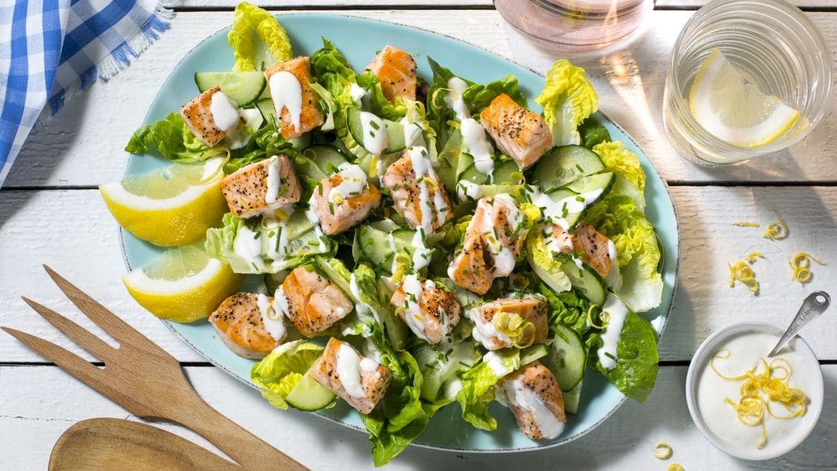 Salat med laks
