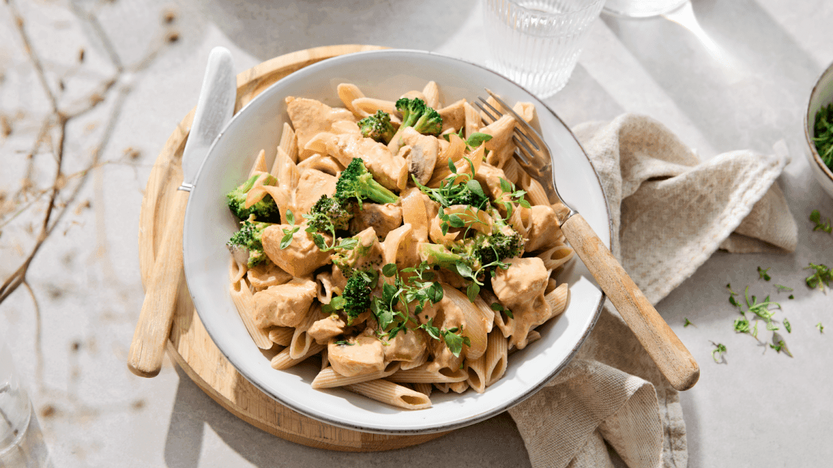 Kremet pasta med kylling og sopp