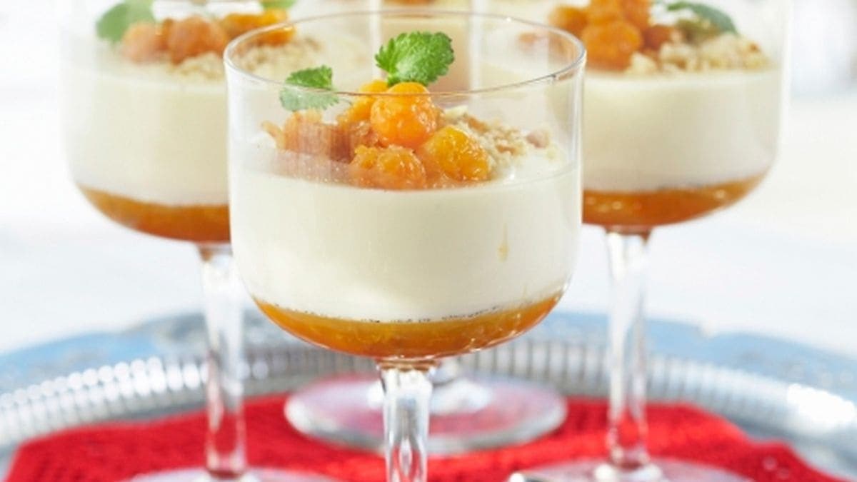 Vanilje panna cotta med multer