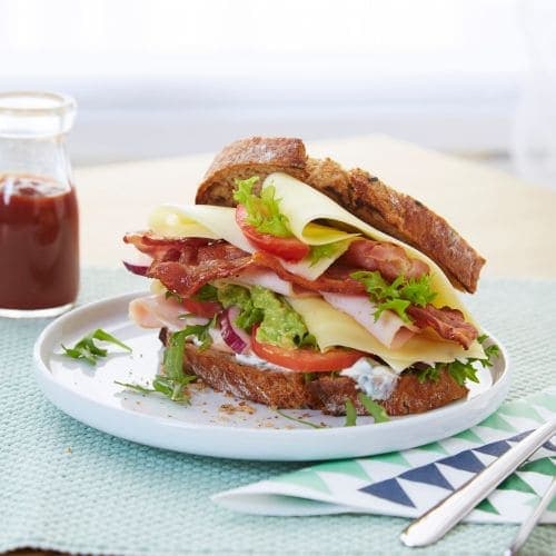 Club Sandwich med avokadomos