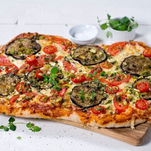 Vegetarpizza med vårløk og aubergine