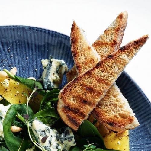 Selbu Blå med mangosalat