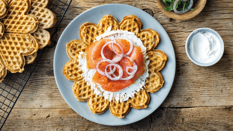 Grove vafler med Snøfrisk® og laks