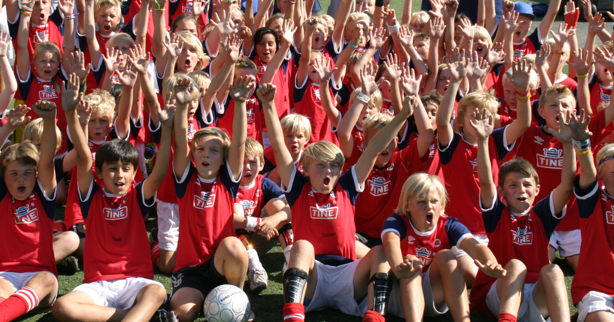 https://www.tine.no/english/collaborative-partners/the-norwegian-football-association-and-tine-football-school/_/image/648bc132-d114-44e0-a13e-cc6546595b3c%3A274eae2168bda0a81bcc8c4aa1090f36f131288c/block-1200-630/TINE%20Fotballskole