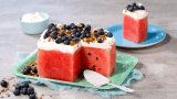 Vannmelonkake med krem med blåbær