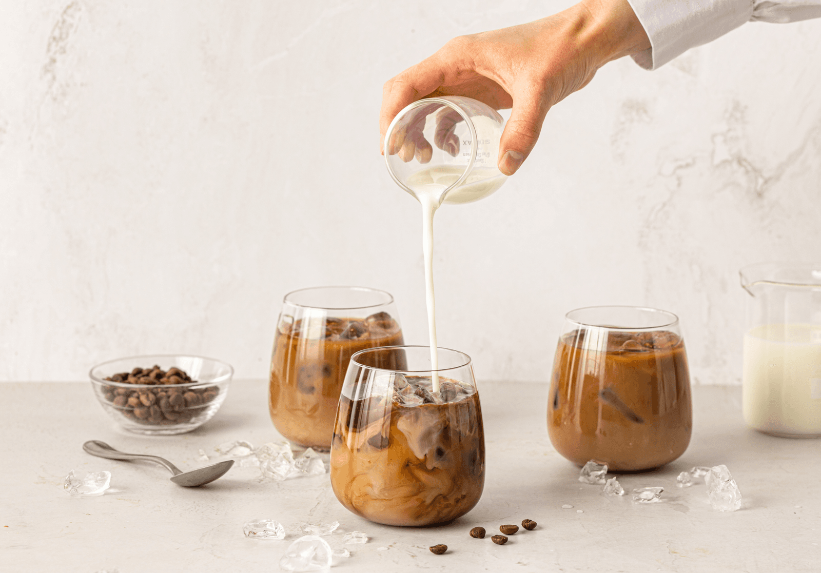 Hjemmelaget iskaffe og iste