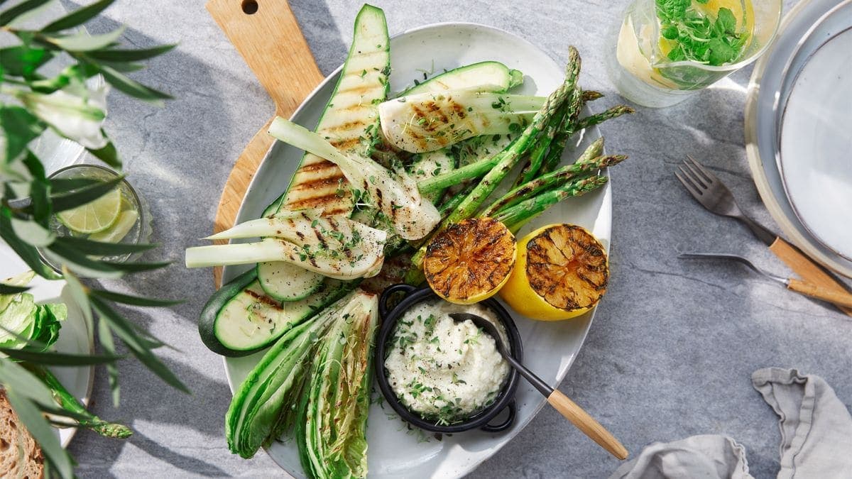 Next ImageGrillede grønnsaker med kremet salatost