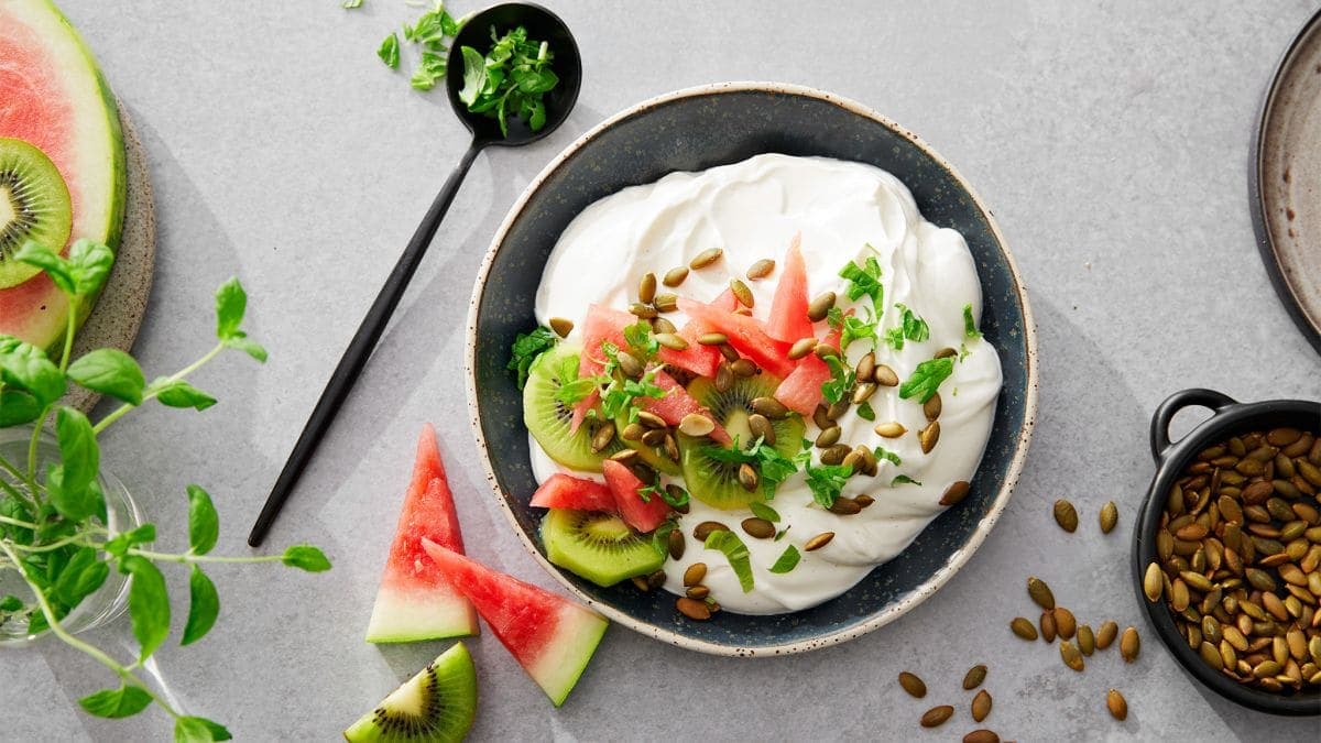 Vaniljekesam med vannmelon og kiwi