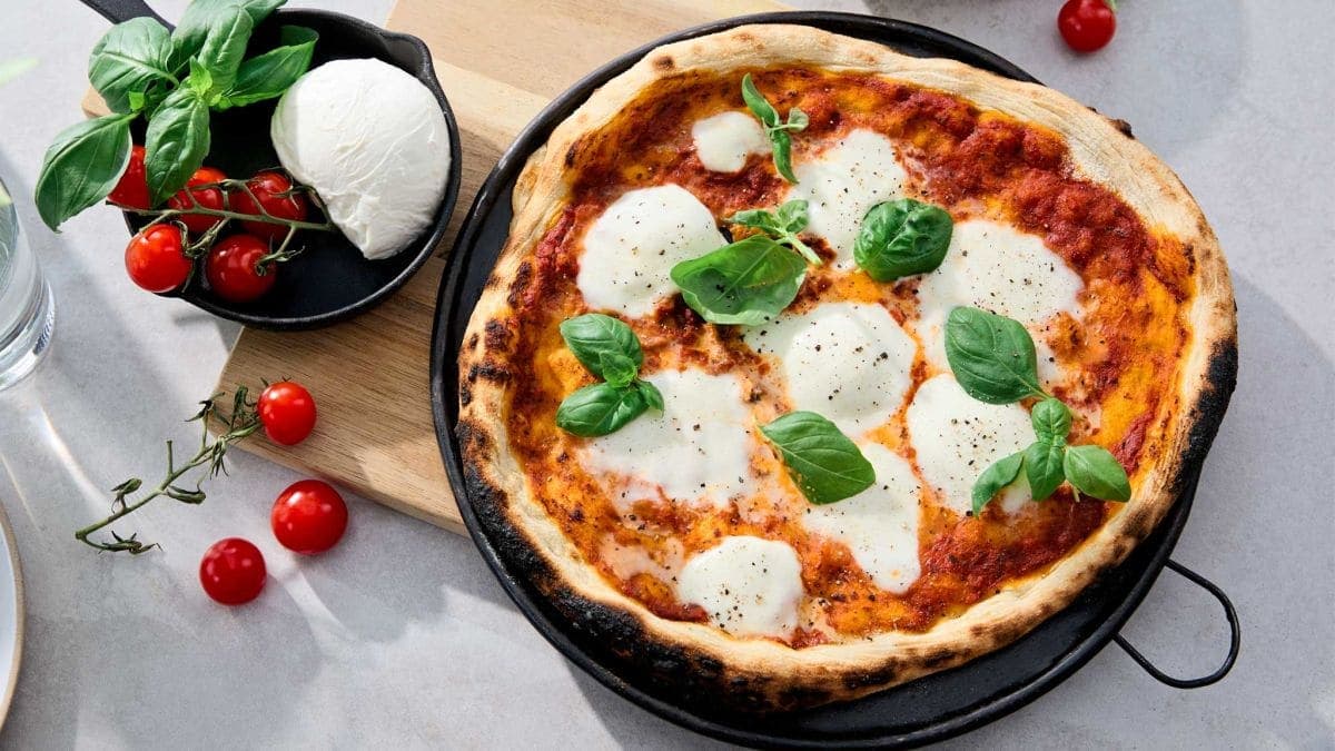 Next ImagePizza Margherita