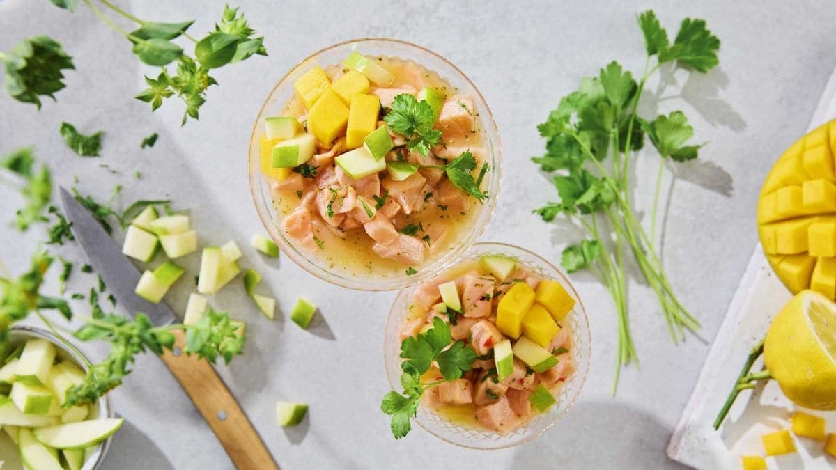 Ceviche med eple og mangojuice