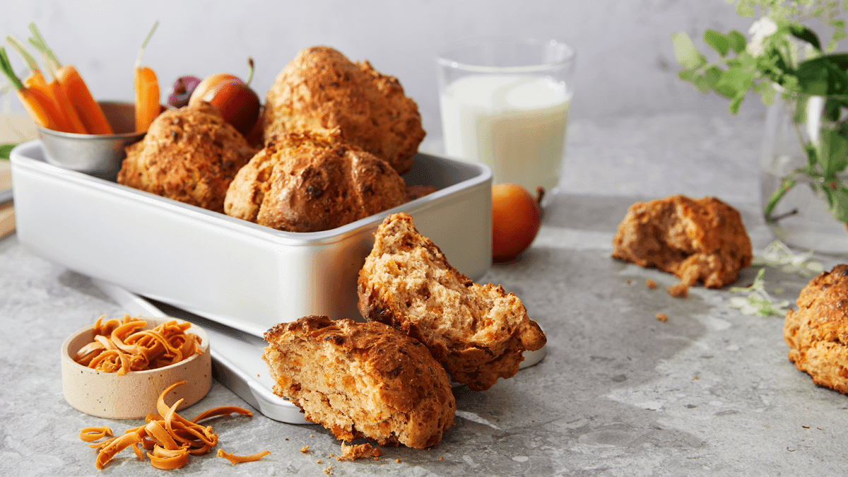 Eltefrie rundstykker med kefir og brunost