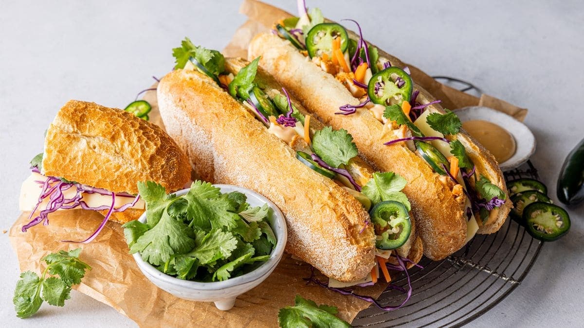 Banh mi baguette med umamiaioli