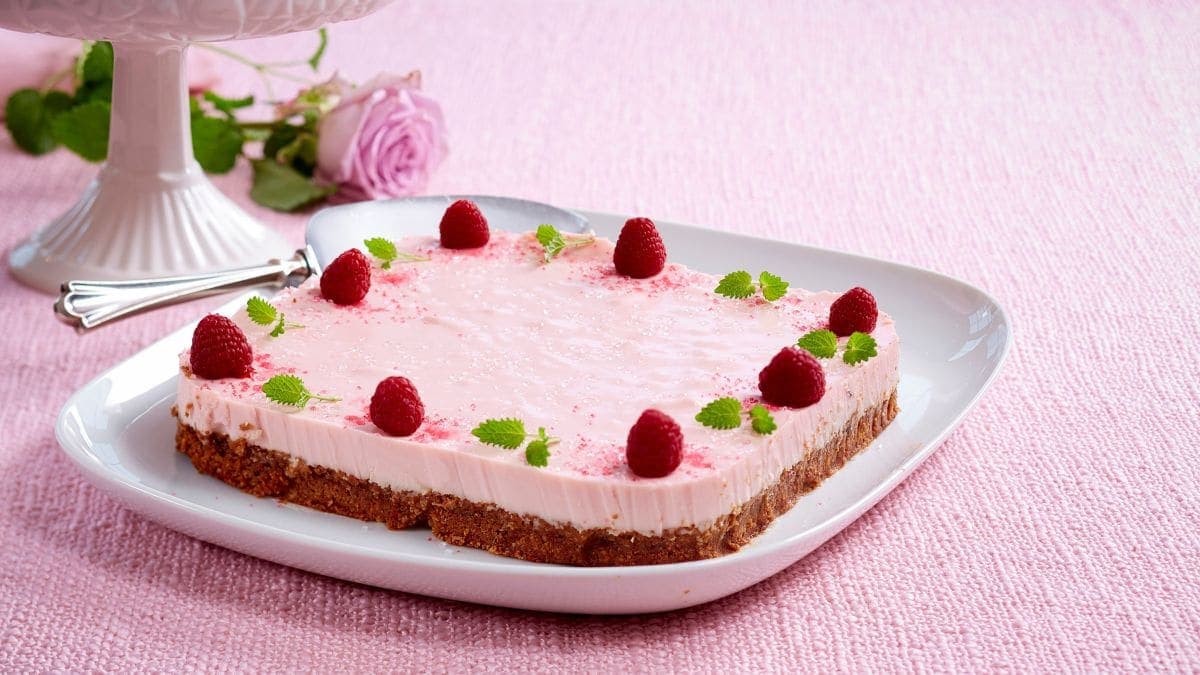 Ostekake med hasselnøttbunn