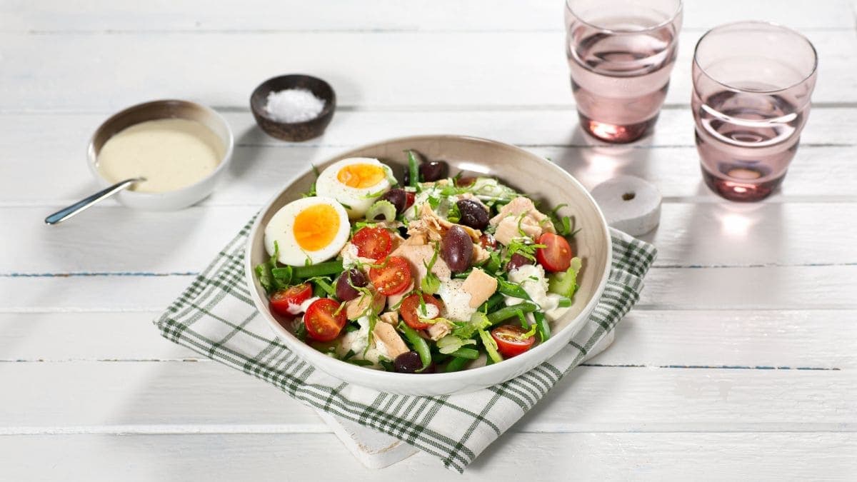 Next ImageTunfisksalat med egg og rømmedressing