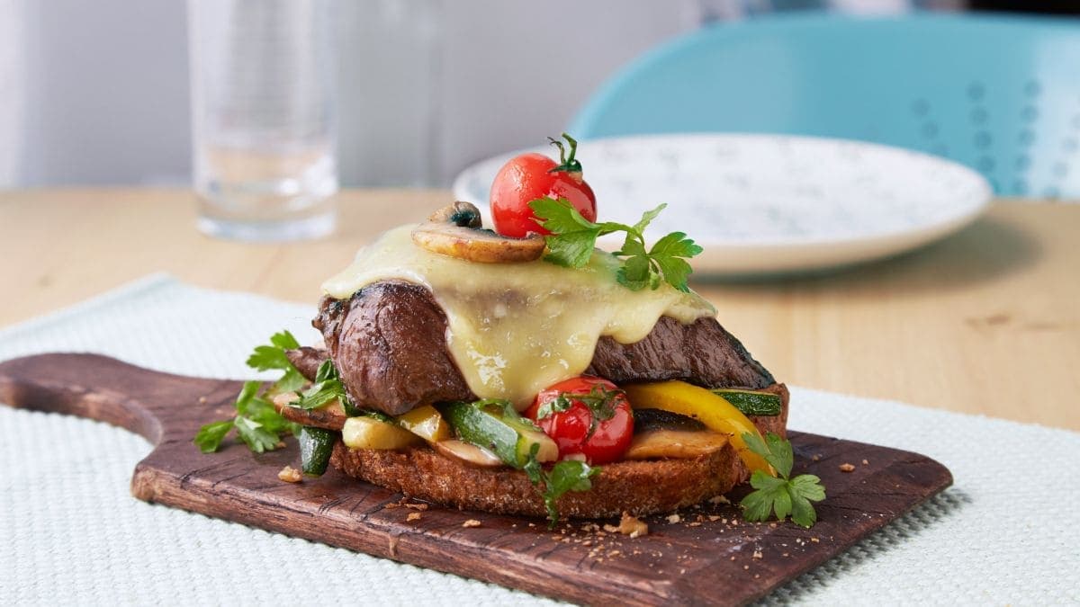 Biffsandwich med smeltet ost