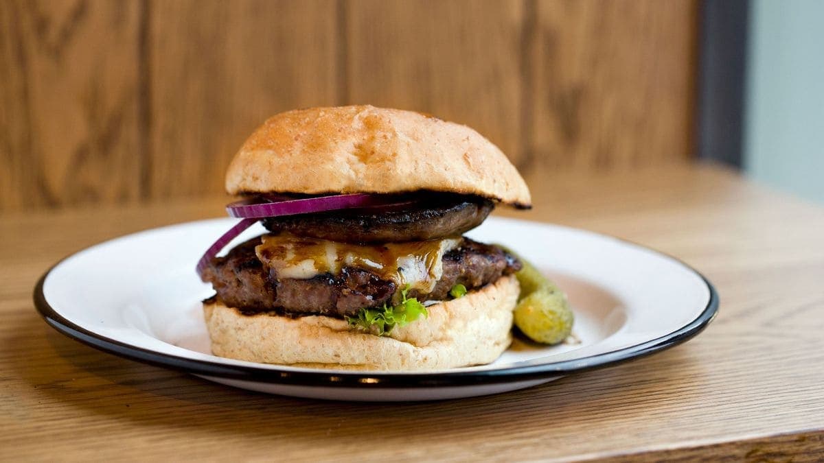 Cheeseburger fra Døgnvill Bar & Burger