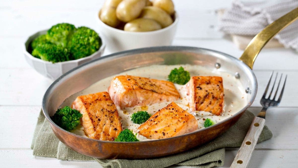 Pannestekt laks med crème fraîche