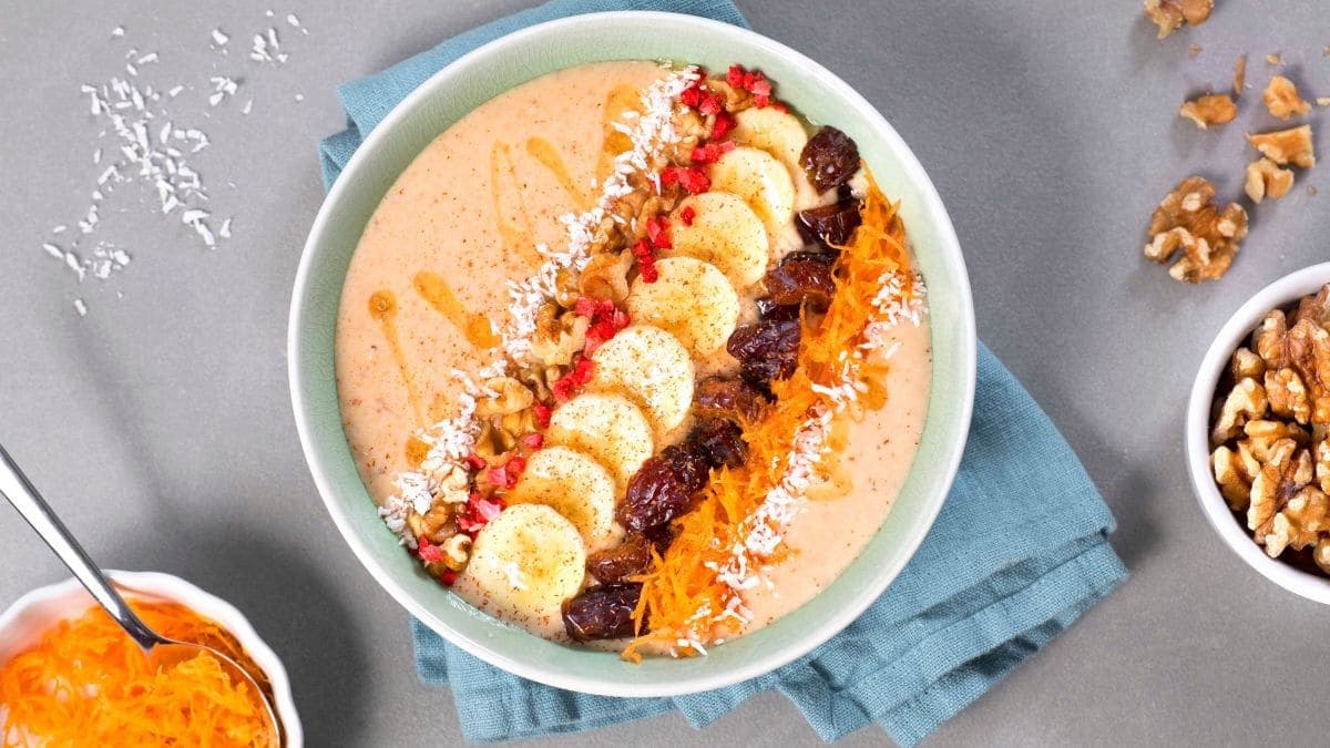 Smoothie bowl med gulrot og kokos