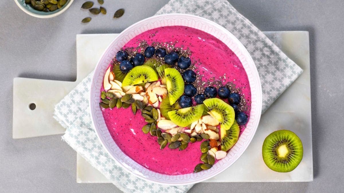 Smoothie bowl med skogsbær